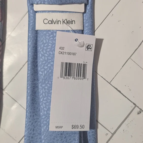 (Bundle Of 5 Ties)Calvin Klein Blue , Lavender and Pink Silk Ties Collection - Picture 5 of 7